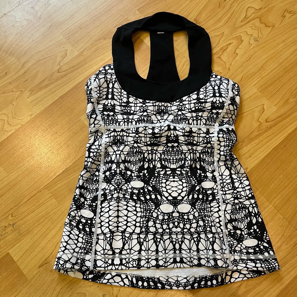 Lululemon athelica Scoop neck tank